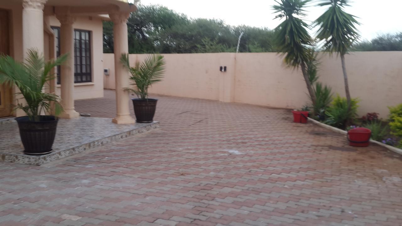Tintech Bed & Breakfast Francistown Buitenkant foto