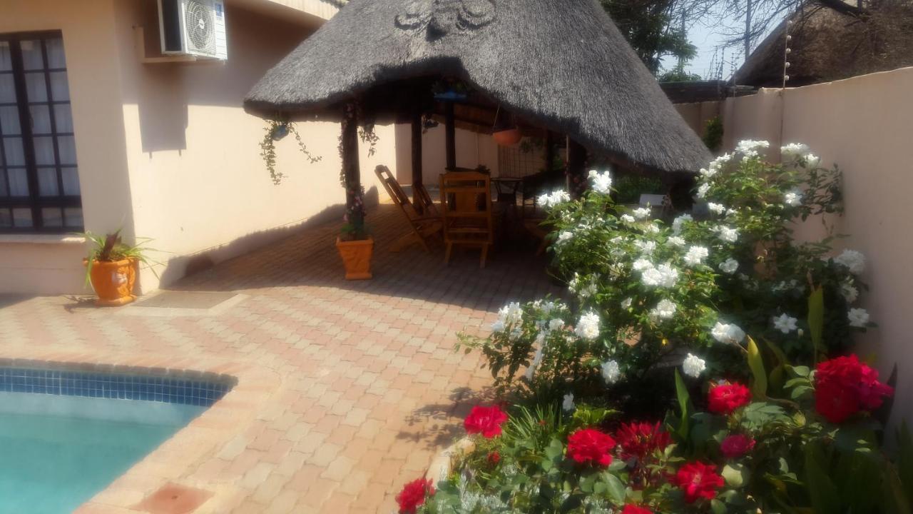 Tintech Bed & Breakfast Francistown Buitenkant foto